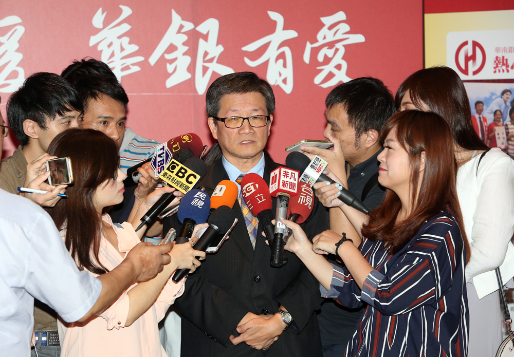 華南金董事長吳當傑上任後，修改內規，對於董事資格從嚴規範，金融圈認為，「這是衝著林知延來的。」