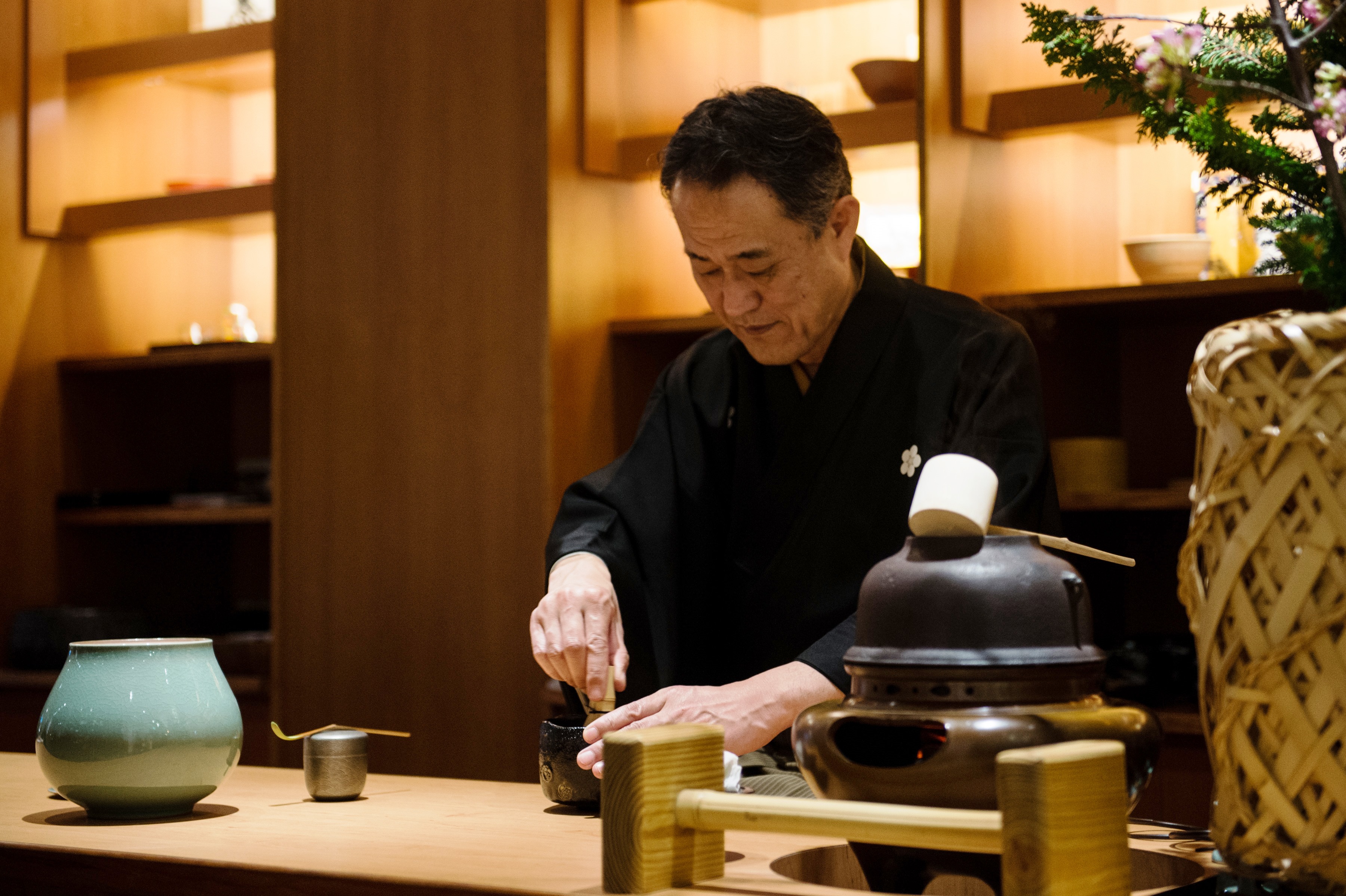 京都松樂窯第四代傳人來台與樂沐甜點主廚舉辦了一場茶與甜點的盛宴。