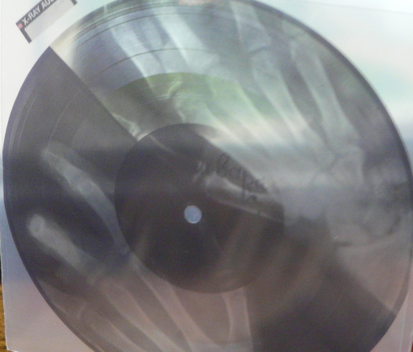 聽來驚悚的「人骨唱片」，最早起源美俄冷戰時期的蘇聯。