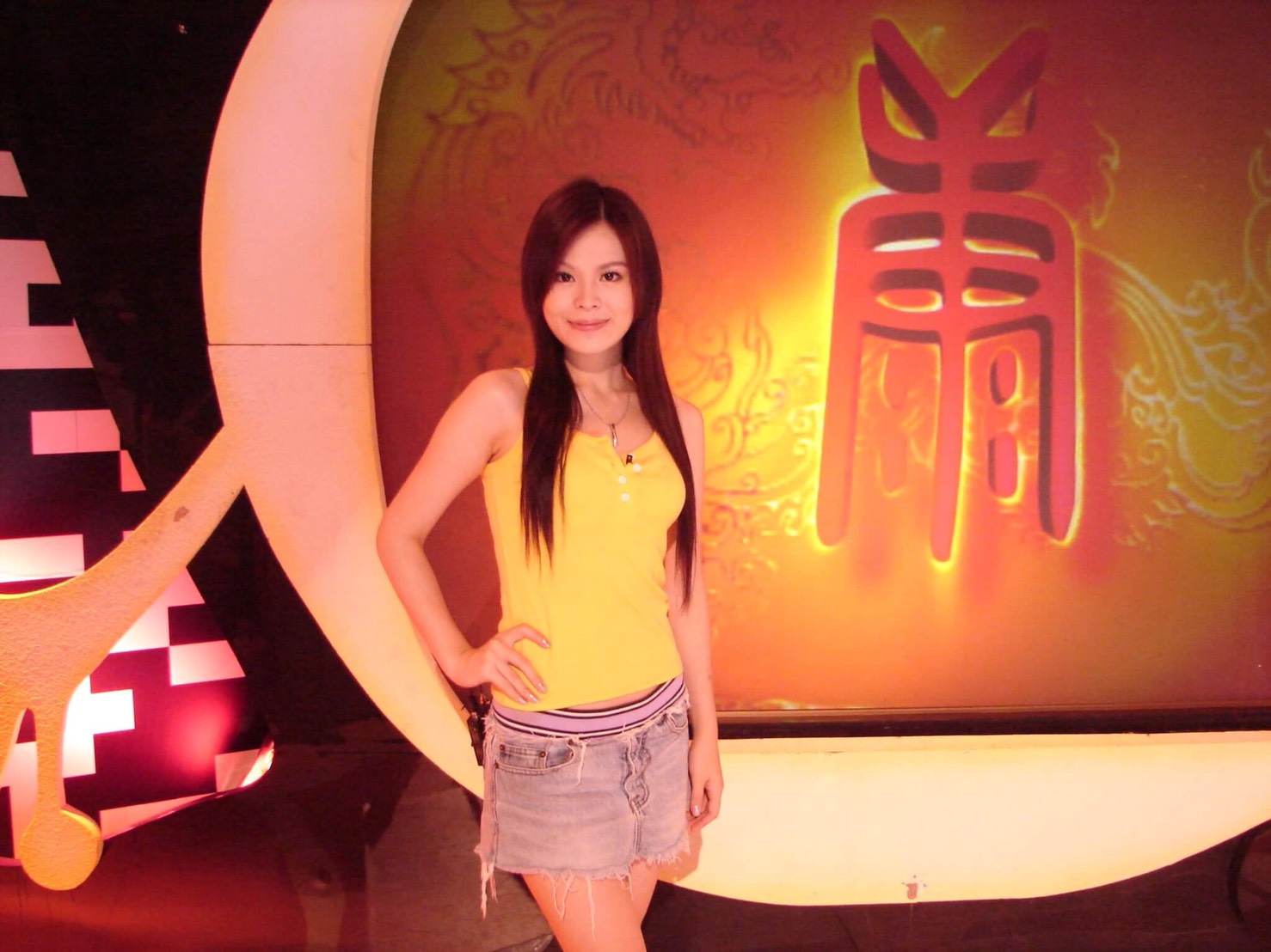 陽岱鋼的老婆在2005年曾有星夢，但2006年就提前喊卡。當時她走的是「嫩版周蕙」風。（讀者提供）