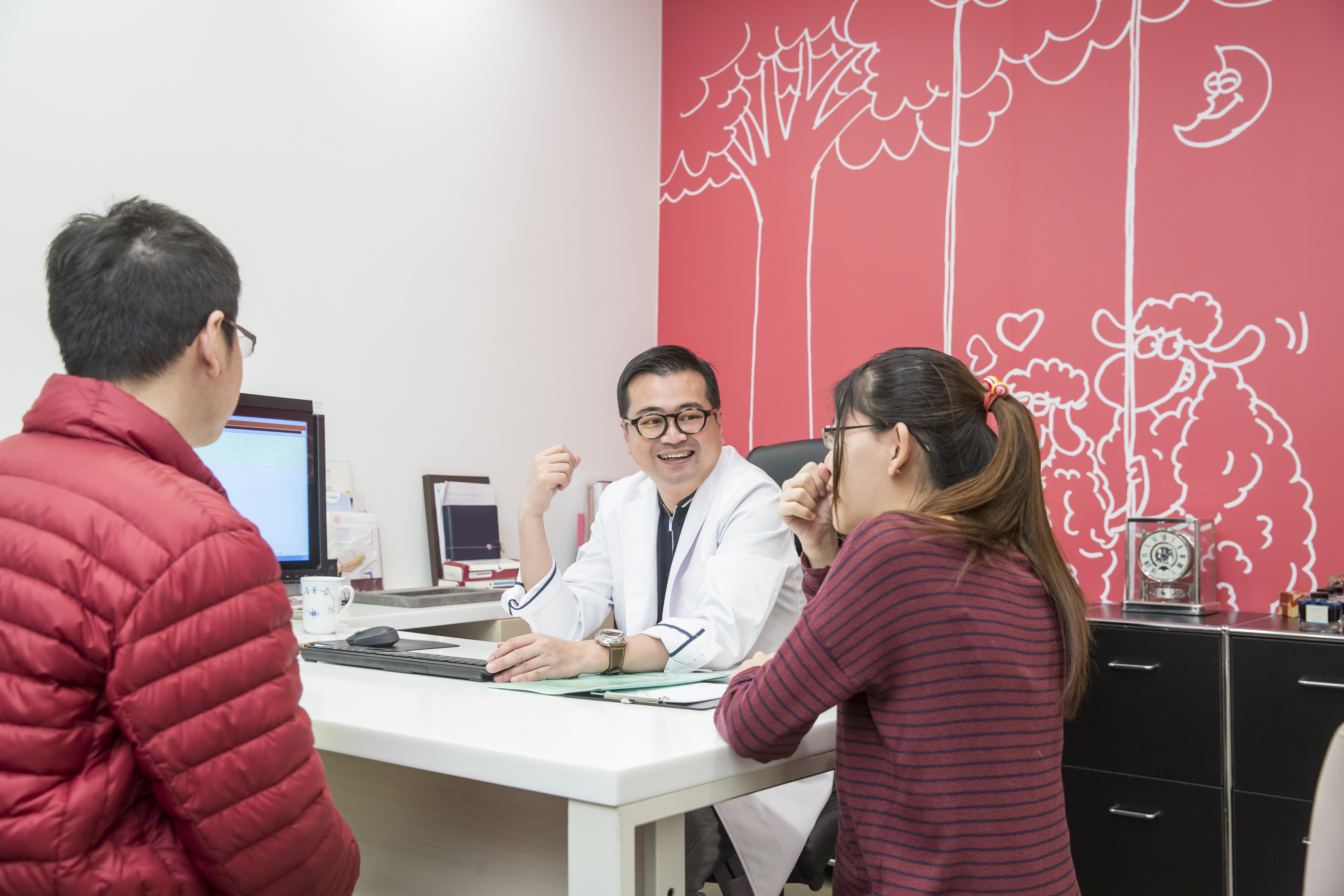 蘇怡寧整合慧智技術與禾馨臨床案例，進行基因檢測研發，用於降低病人發病風險。