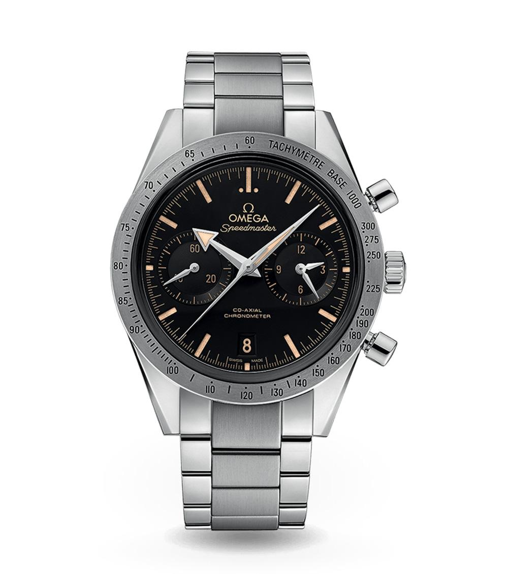 2015年「Speedmaster’57」再一次重現超霸錶最經典的闊箭型指針。面盤的功能配置上略作更動，從原本的三個小錶盤濃縮成兩個，積分與積時盤以同軸呈現在3點鐘位置。
