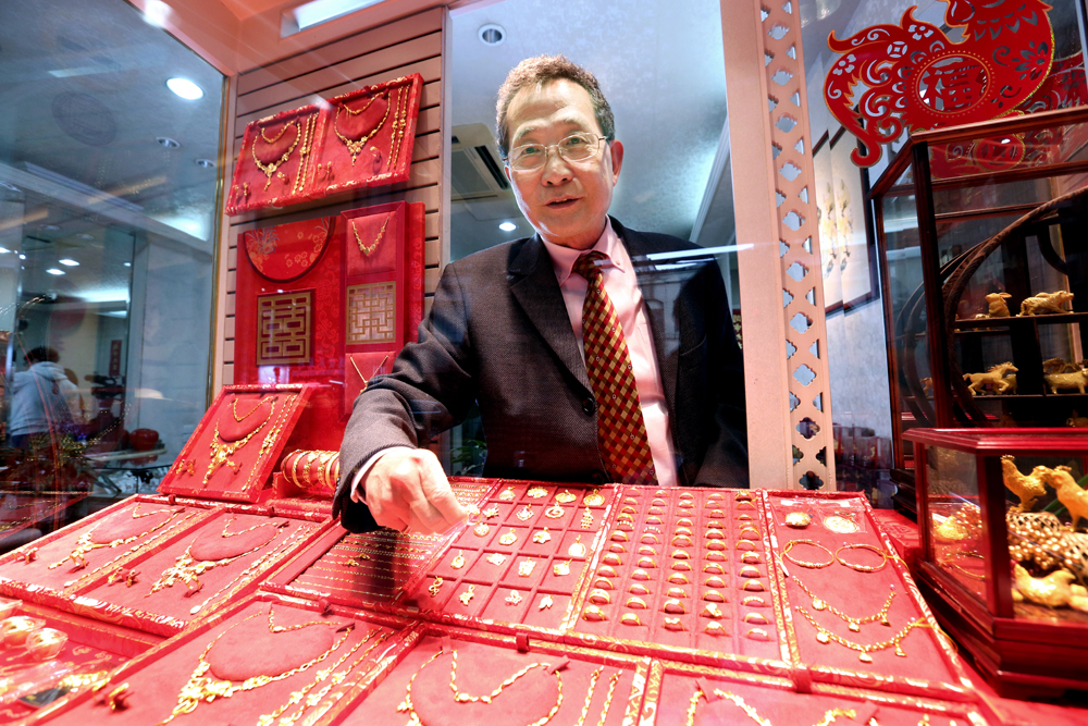 李文欽摸了40多年的黃金，創造了一套獨有的黃金投資術，而他靠存黃金累積出不凡身價。