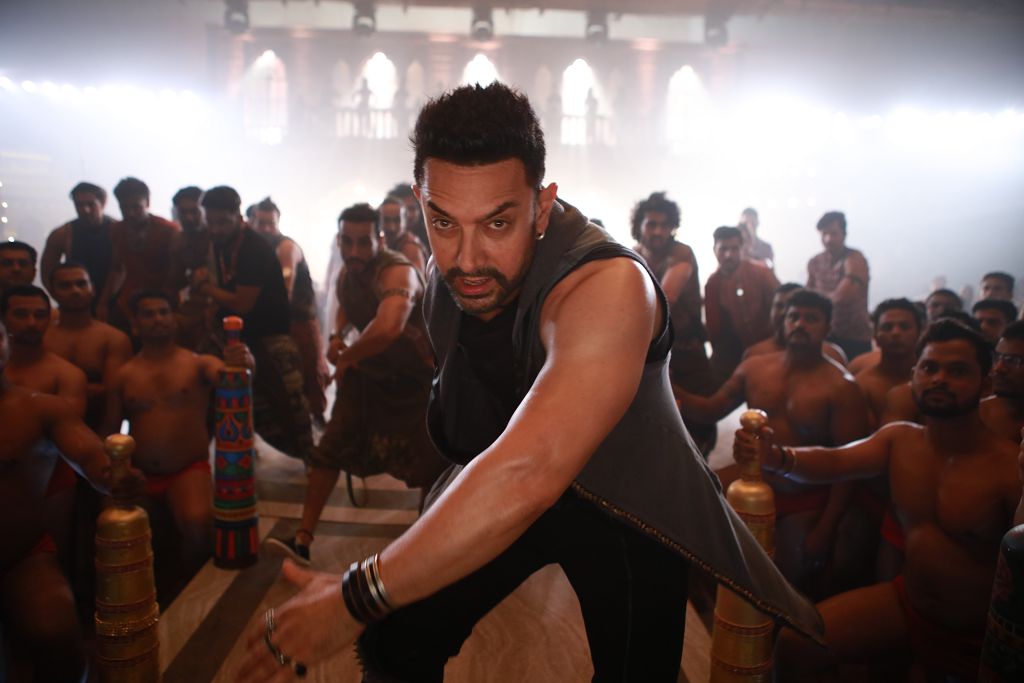 「印度劉德華」阿米爾罕能演能跳能唱，他還拍攝了主題曲MV《Dhaakad》，又唱又跳又rap，盡顯巨星架式。（車庫娛樂提供）