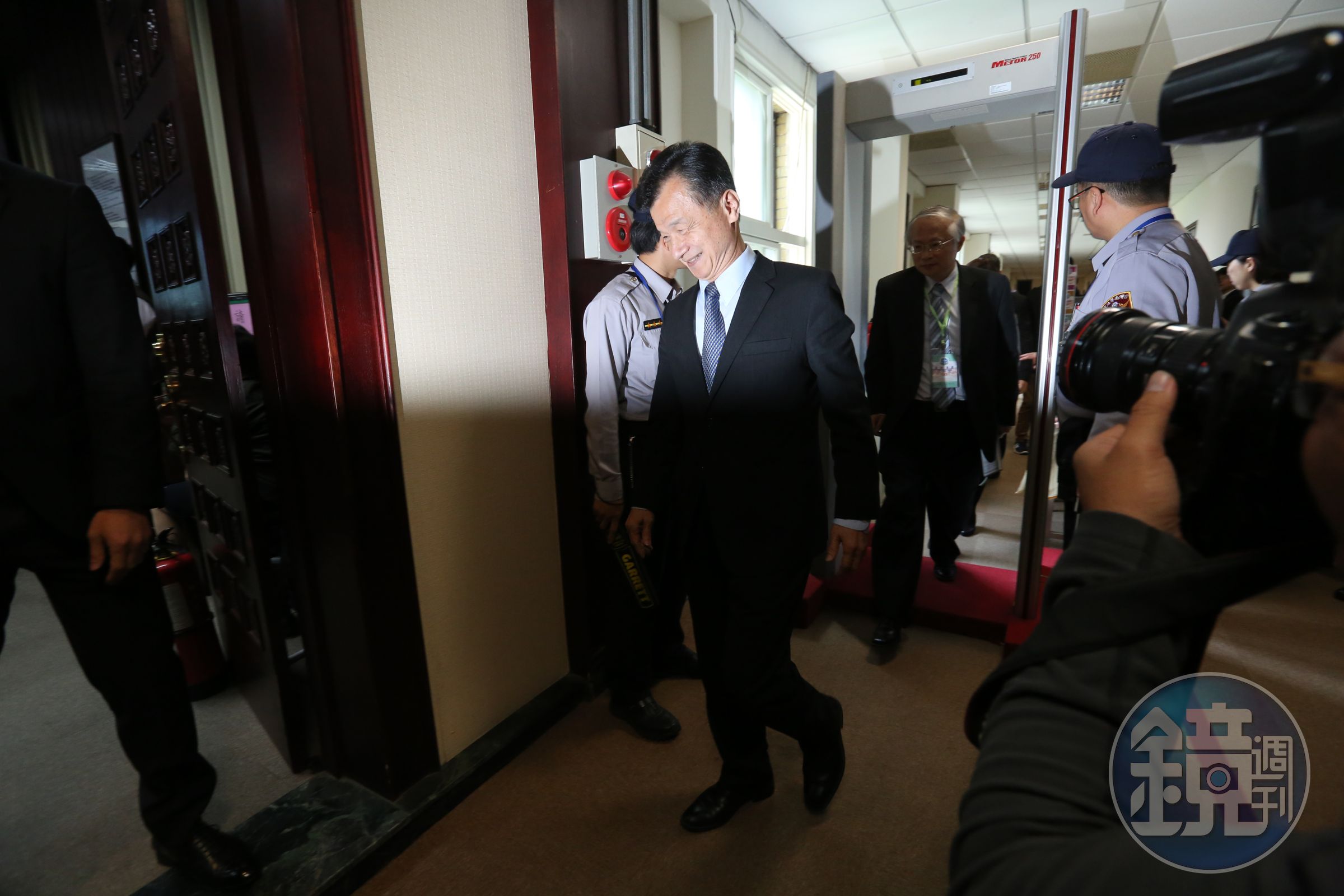 法務部長邱太三在憲法法庭指出，婚姻是數千年的生活規範，遭批是「千年」部長。