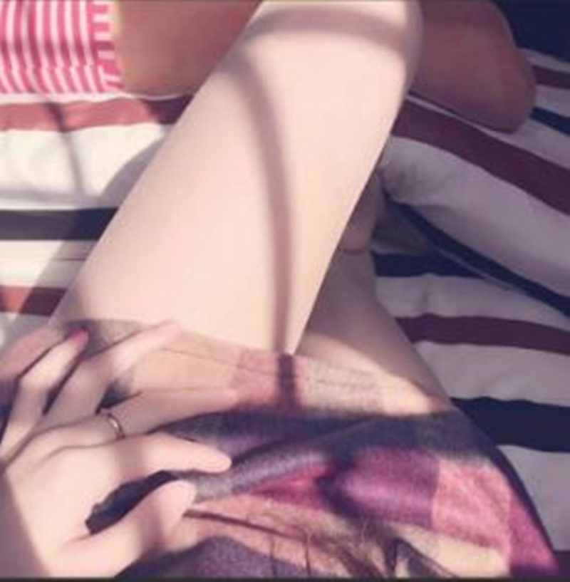 一雙白皙、撩人美腿，就讓醫師上當。