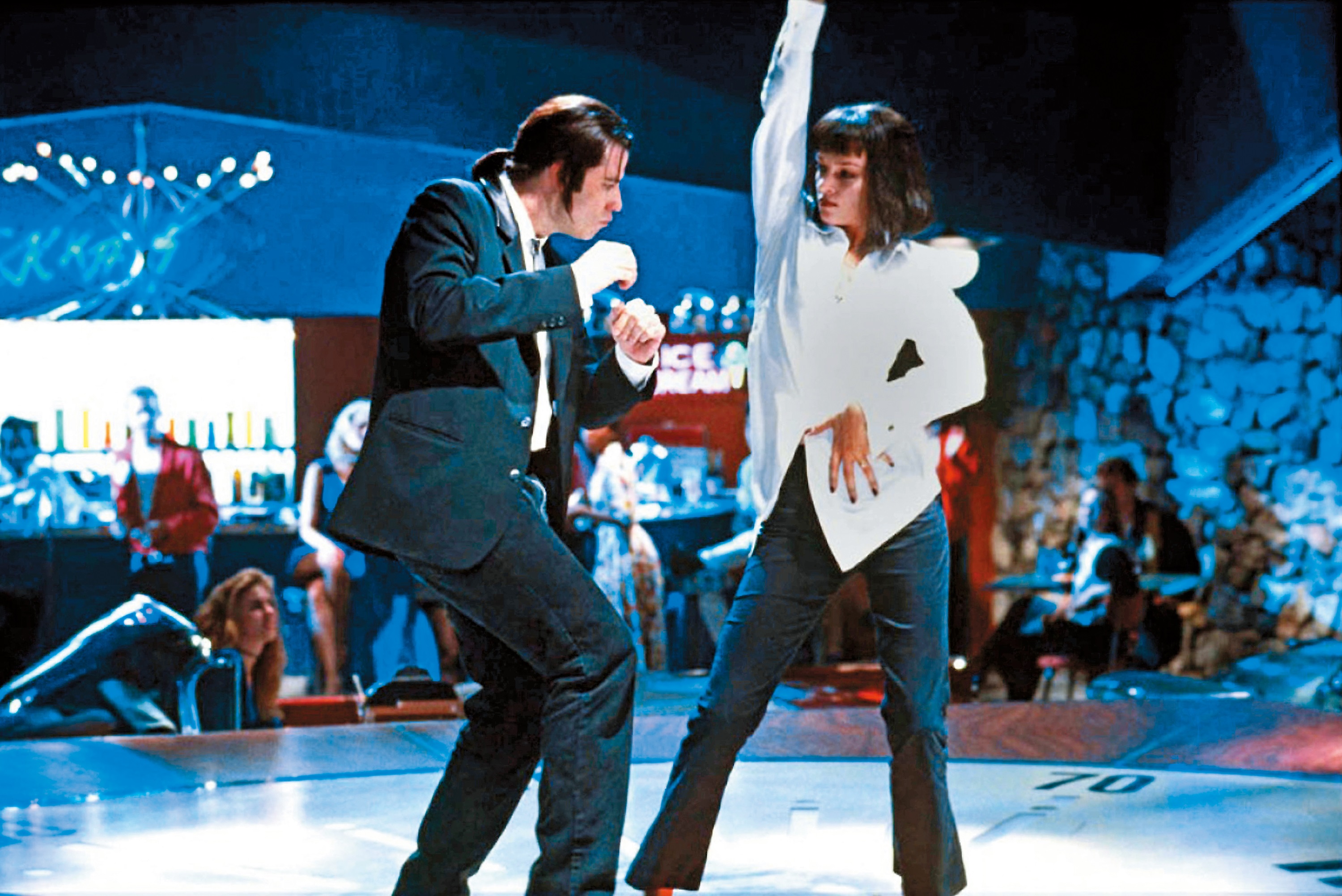 昆汀塔倫提諾以新穎的手法改變了好萊塢影片的面貌，《黑色追緝令》拿  明星形象開刀，卻玩得高段又讓人會心一笑。（網路圖片）