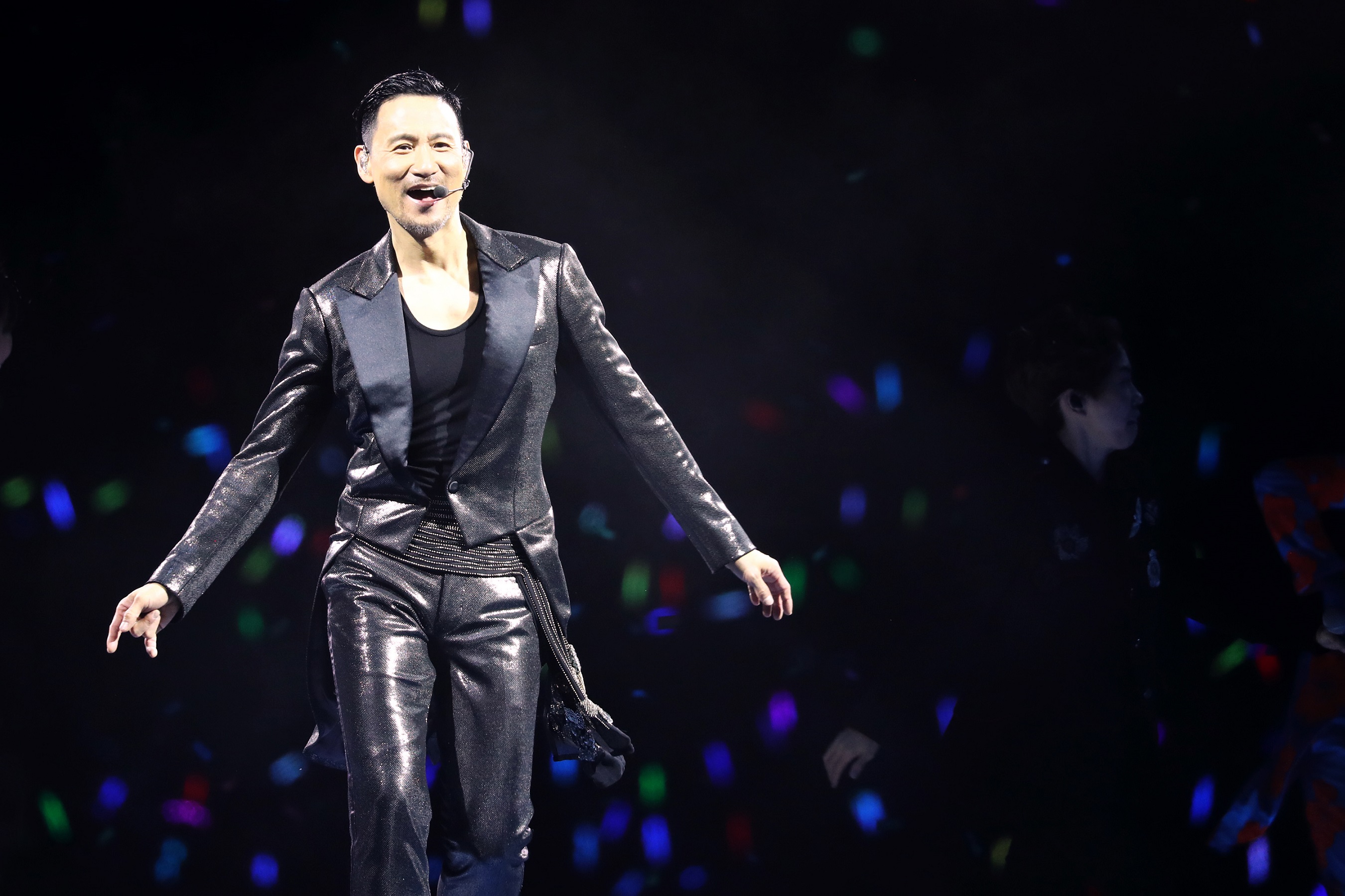 張學友演唱會挑戰戶外場地，惠州場擠進四萬人觀賞。