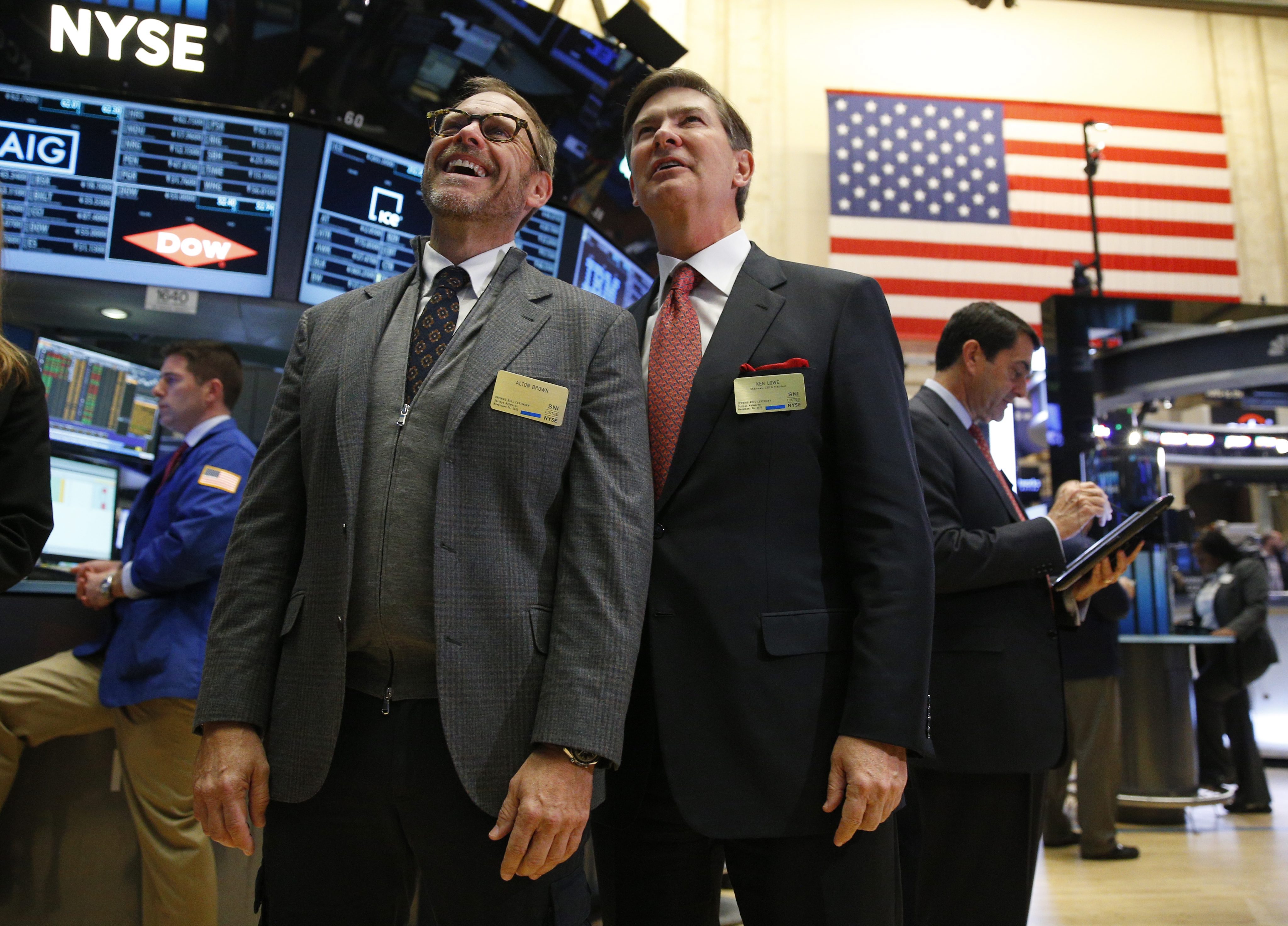 美股道瓊創新高，此時可以定時定額嗎？還是可以，但扣款金額不宜太高。（東方IC）