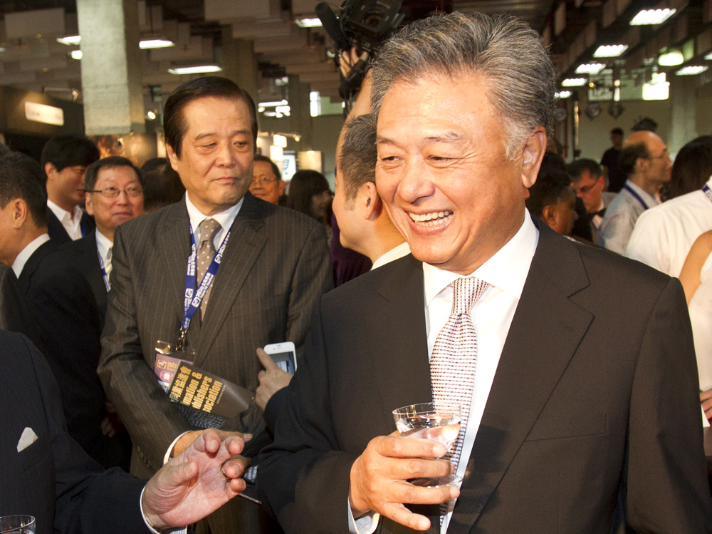 陳剛信（前）繼去年5月辭去民視總經理職位後，如今又閃辭副董事長。（中央社）