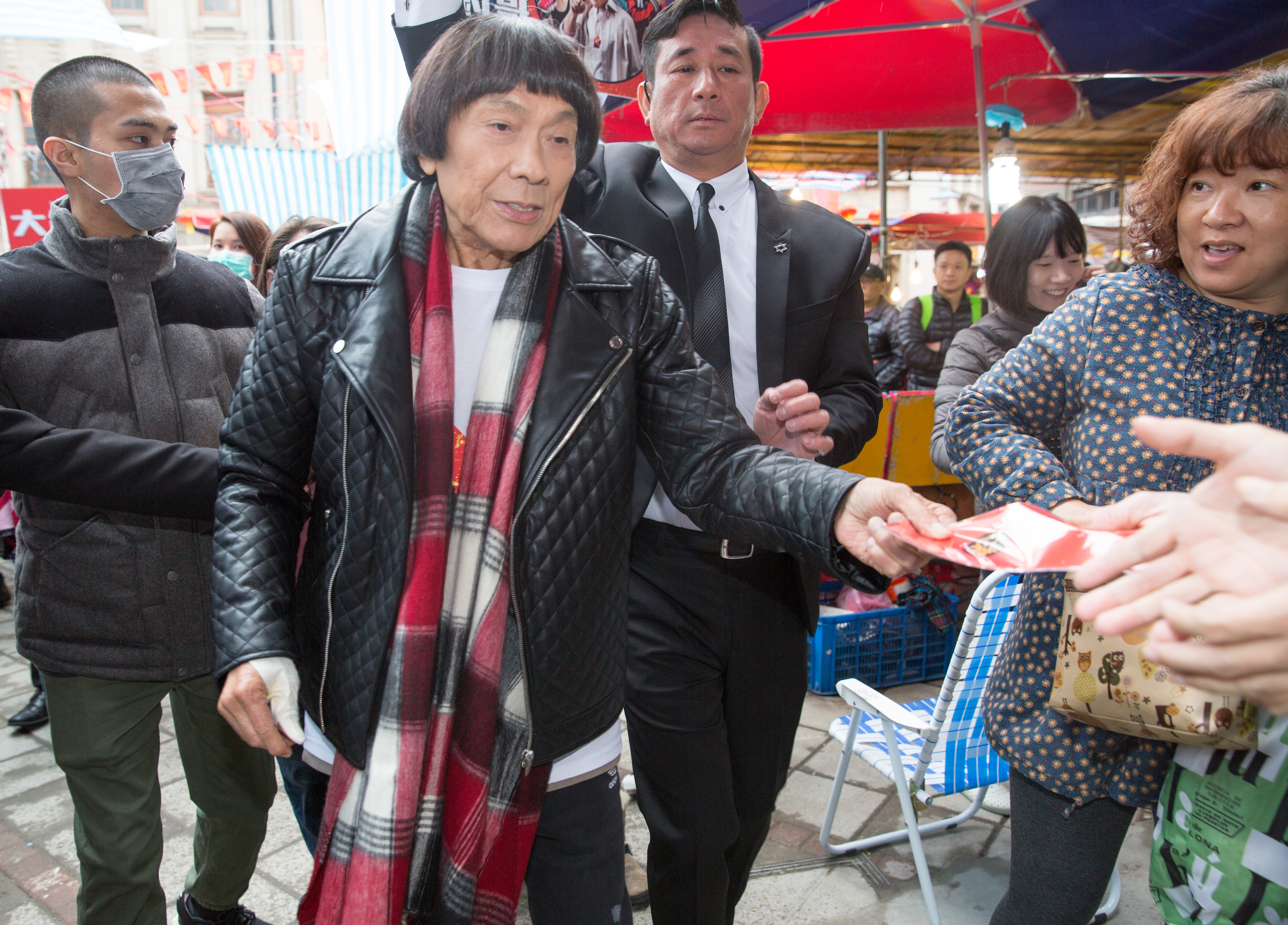 豬哥亮傳出病危,卻意外證實與女兒謝金燕破冰。