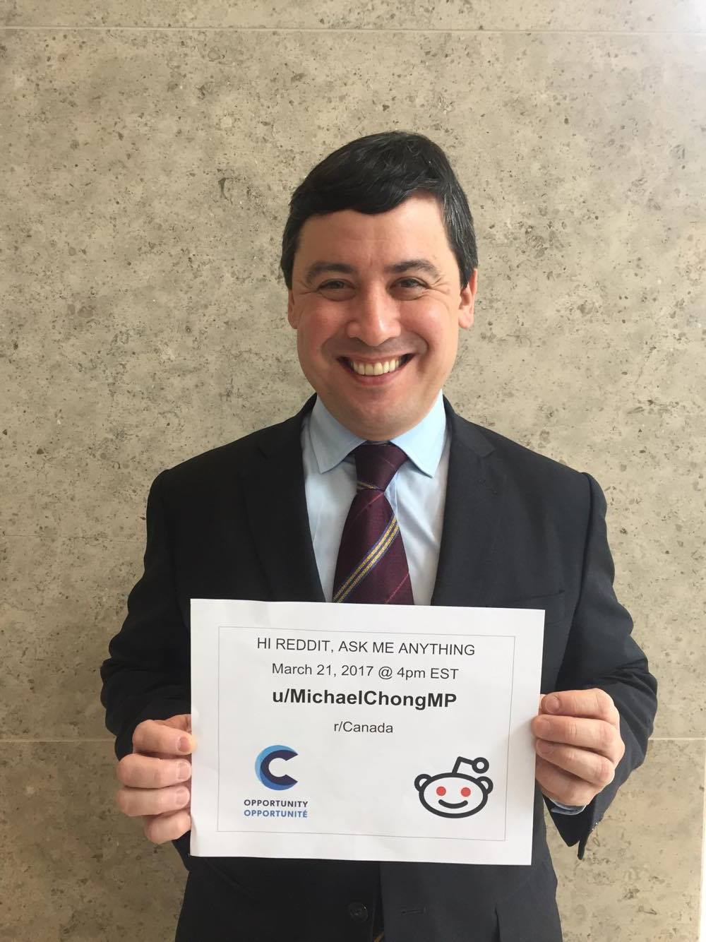 加拿大保守黨國會議員莊文浩，意外成為瓜地馬拉公廁海報主角。（取自莊文浩推特）