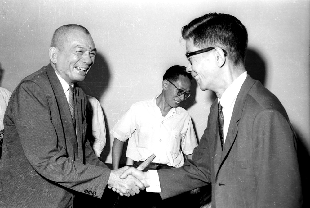 「青果大王」陳查某靠著香蕉賺進第一桶金。