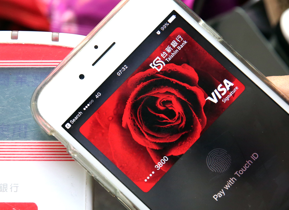  Apple Pay必須用指紋辨識才能完成扣款，所以不用擔心因手機遺失遭盜刷。