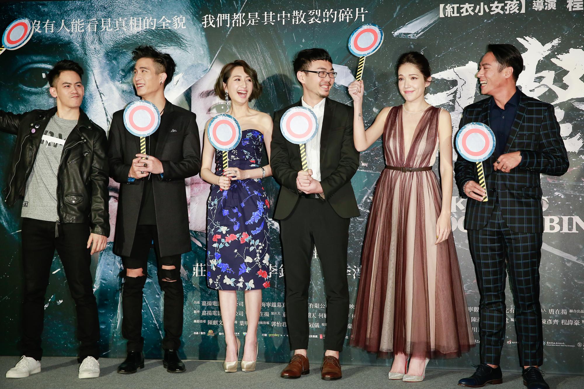 《目擊者》日前舉行首映,演員李淳(左起)、陳彥允、柯佳嬿、導演程偉豪和許瑋甯和莊凱勛一起出席盛會。