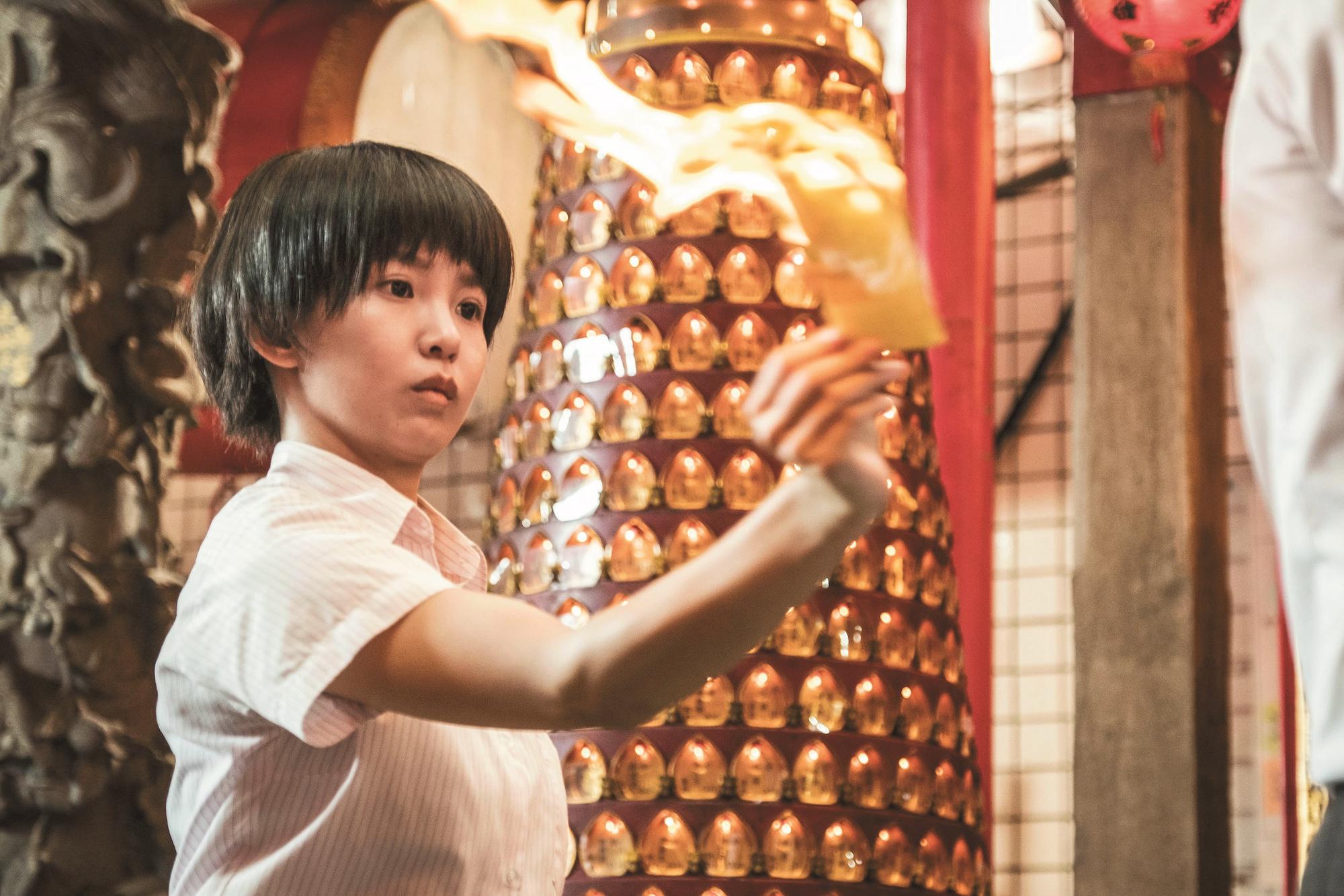 戴上短假髮演16歲靈媒，郭書瑤當初試鏡《通靈少女》時得失心很重，坦言自己真的很想得到角色。（公視提供）