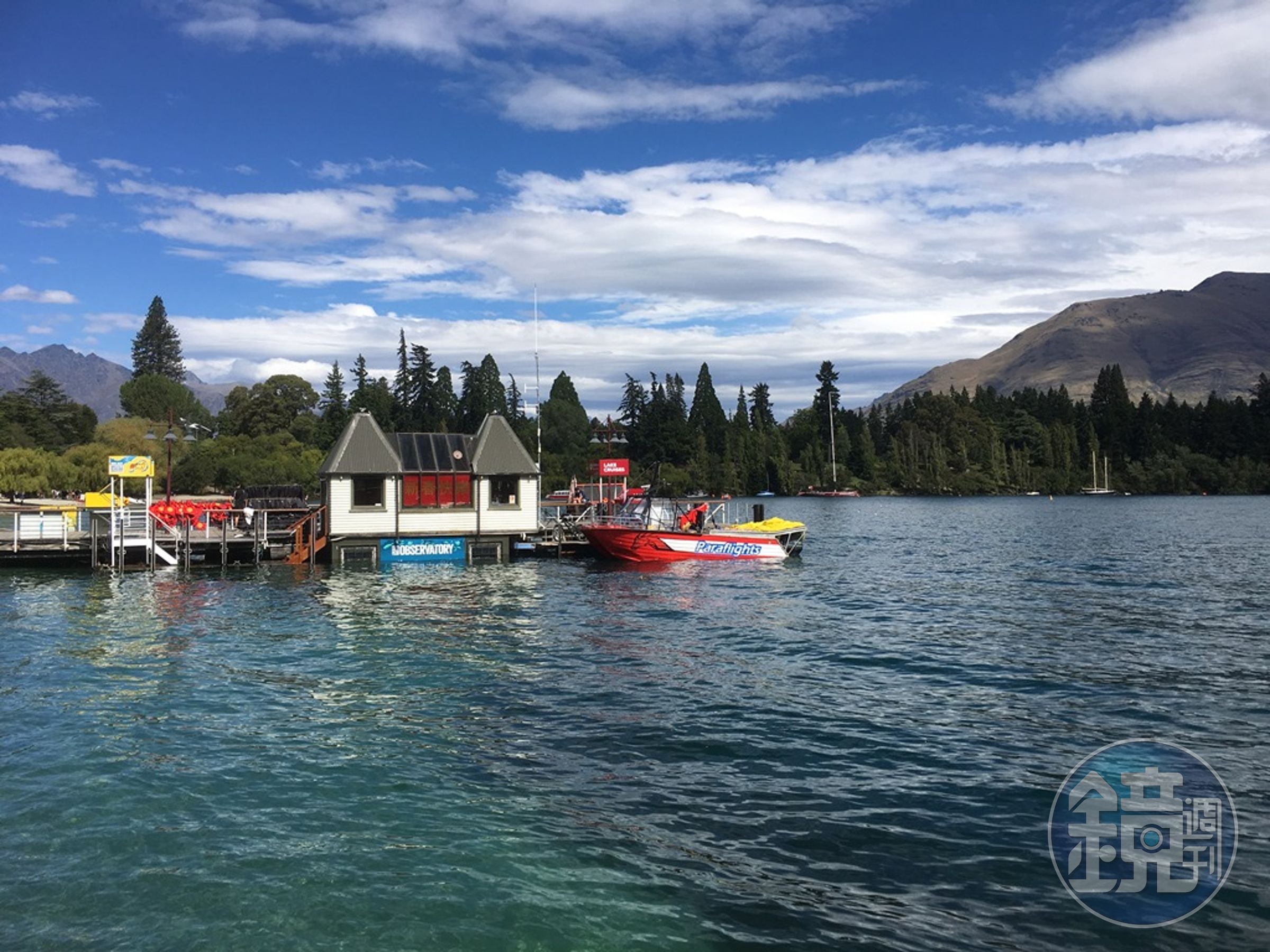 能遊蕩在山與湖之間，是幸福美滿的事（皇后鎮Queenstown）。
