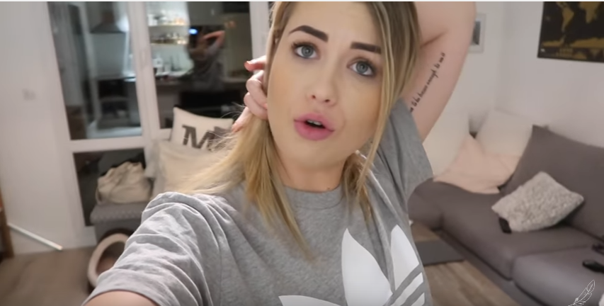 在法國，萊雅直接跟知名的網紅Marie Lopez合作，精準行銷，穿破Ad Blocker的銅牆鐵壁。（圖片截自EnjoyVlogging）