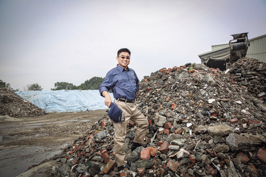 台境主要業務是整治復育受汙染的土地，張耿榕帶領公司從營收幾10萬元衝到8億元。