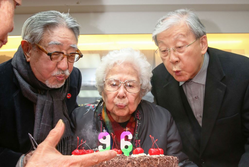 今年2月孫越、李行等老友還為崔小萍慶生，孰料幾周後她便病逝台大醫院。