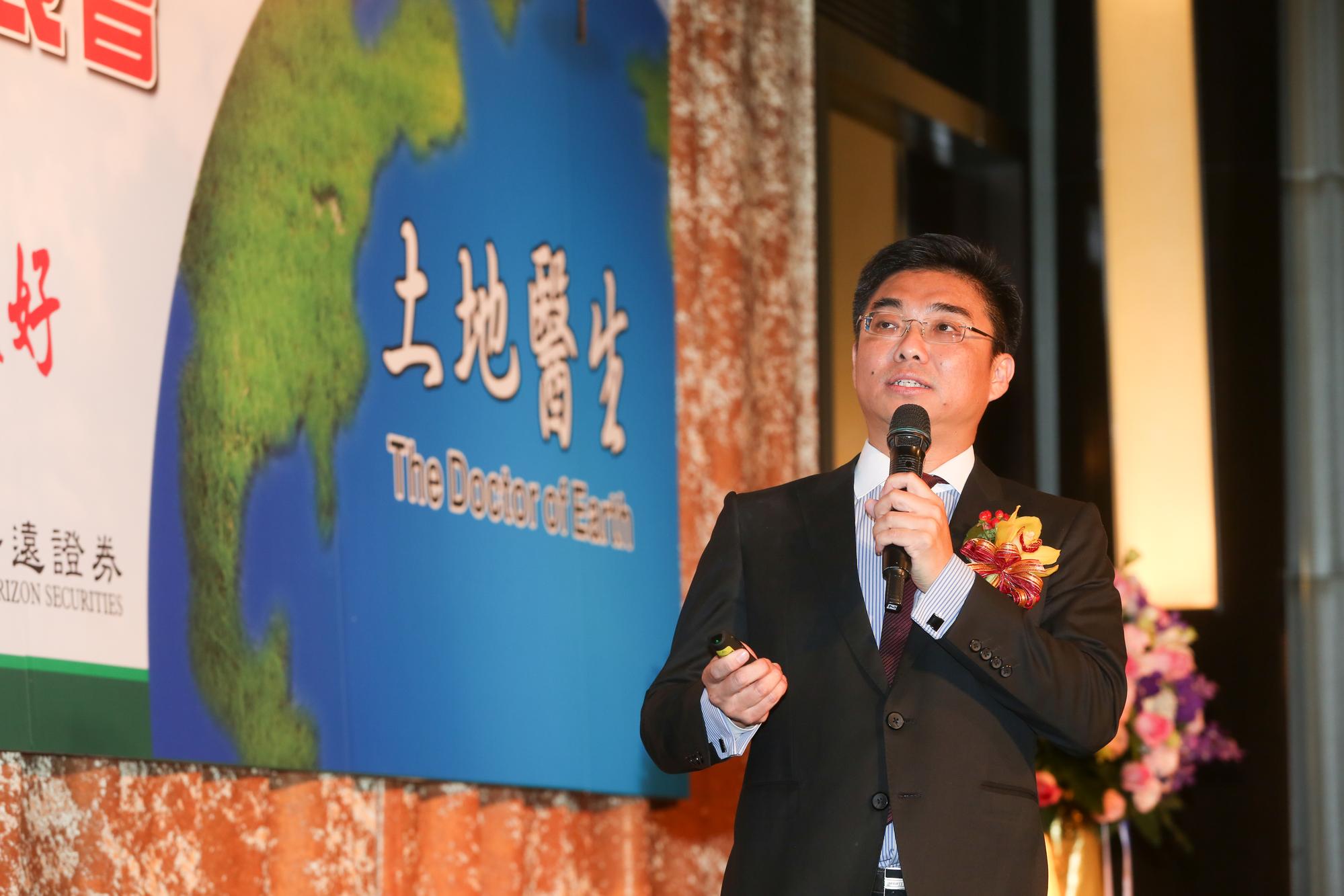 台境企業董事長張耿榕是大家眼中的土地醫生,他總能把「壞土」救活。
