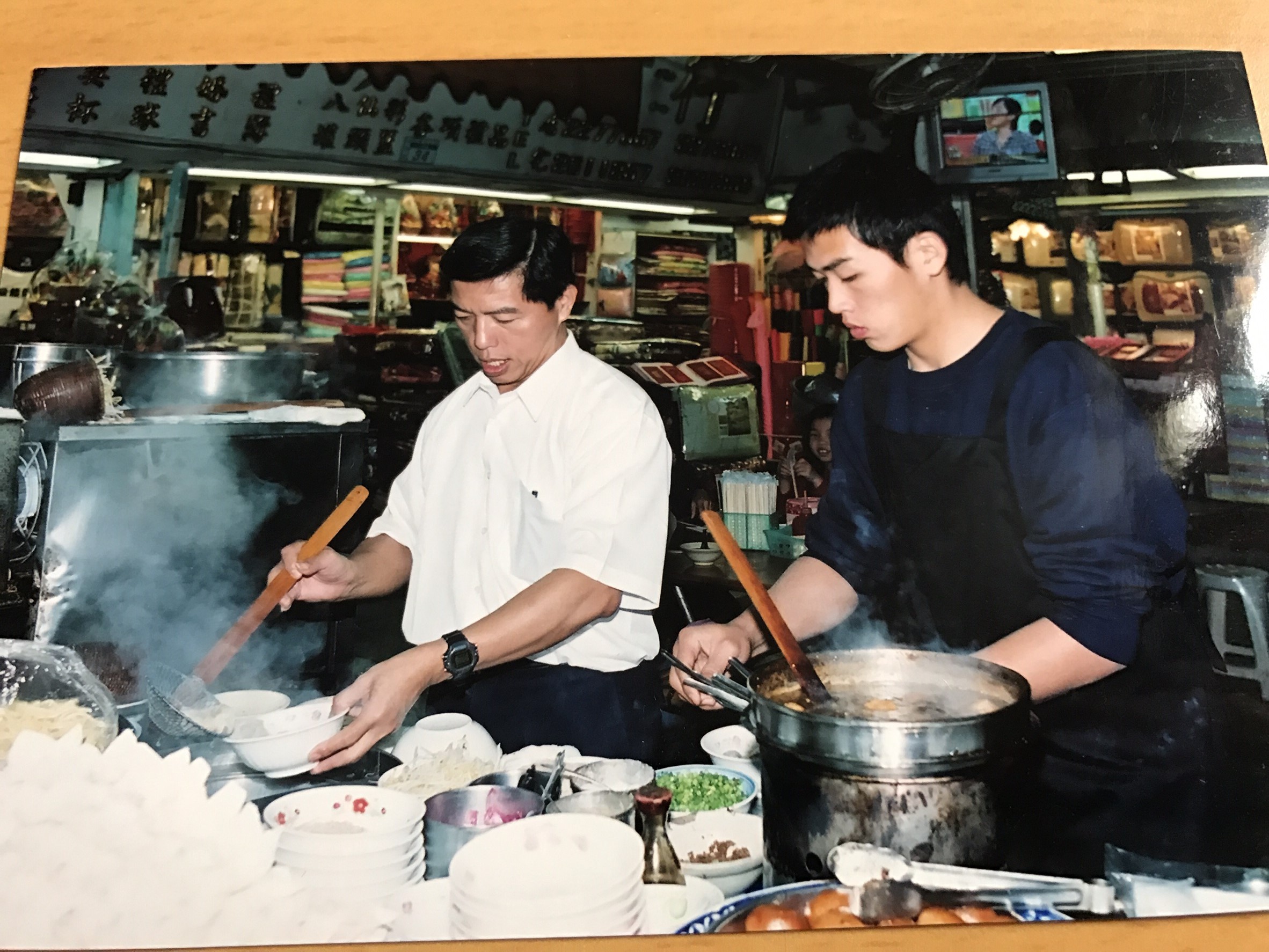 第四代葉南廷也在8年前母親過世後，回家接班。