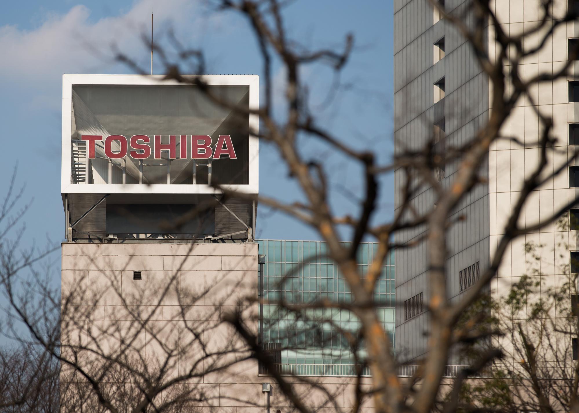 東芝是日本八大電機的優等生，但因具備製造核能及軍備等攸關國防的技術能力，導致日本政府強力介入這次標案。