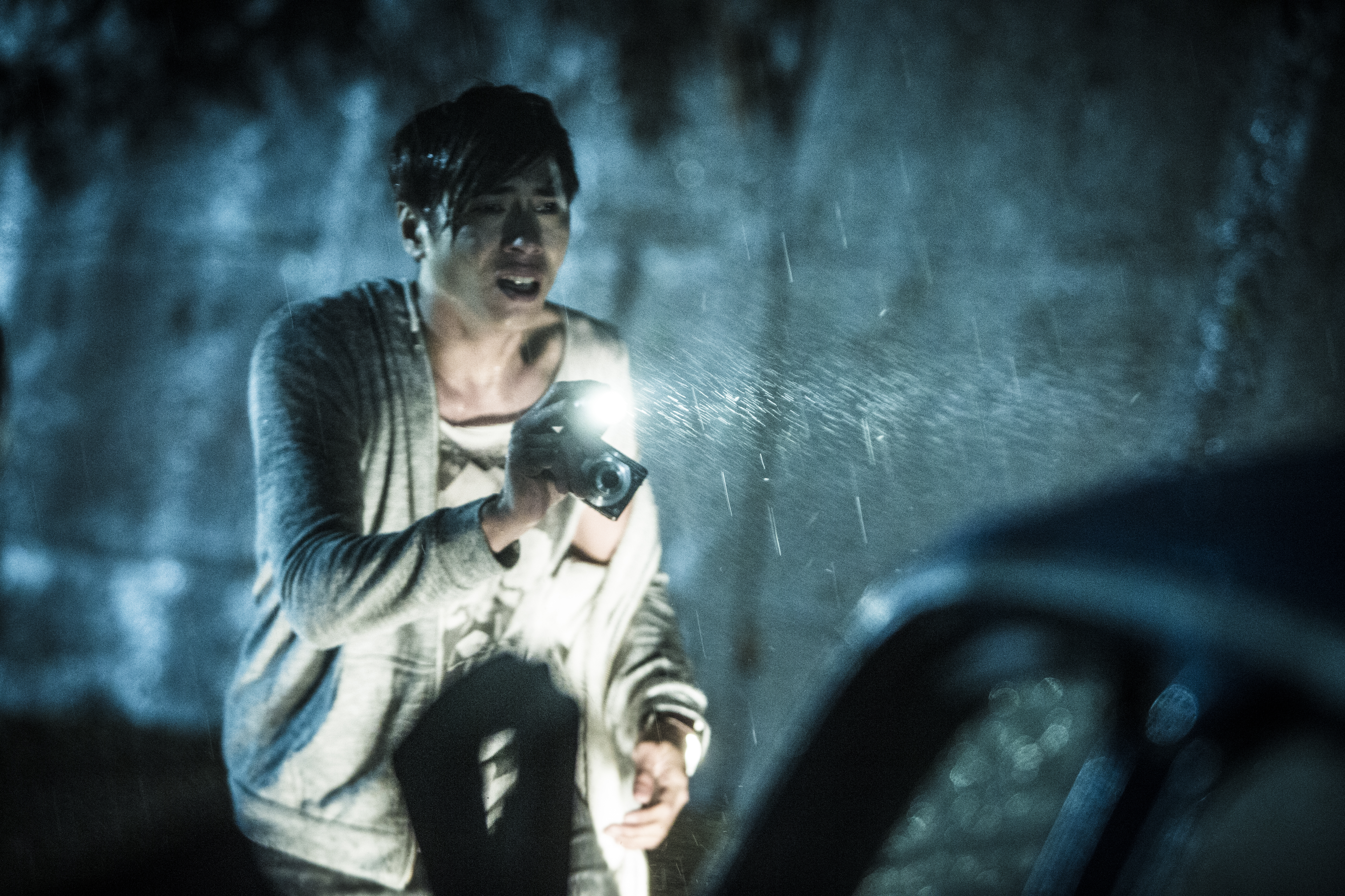 《目擊者》中的莊凱勛9年前在大雨滂沱中發現車禍。