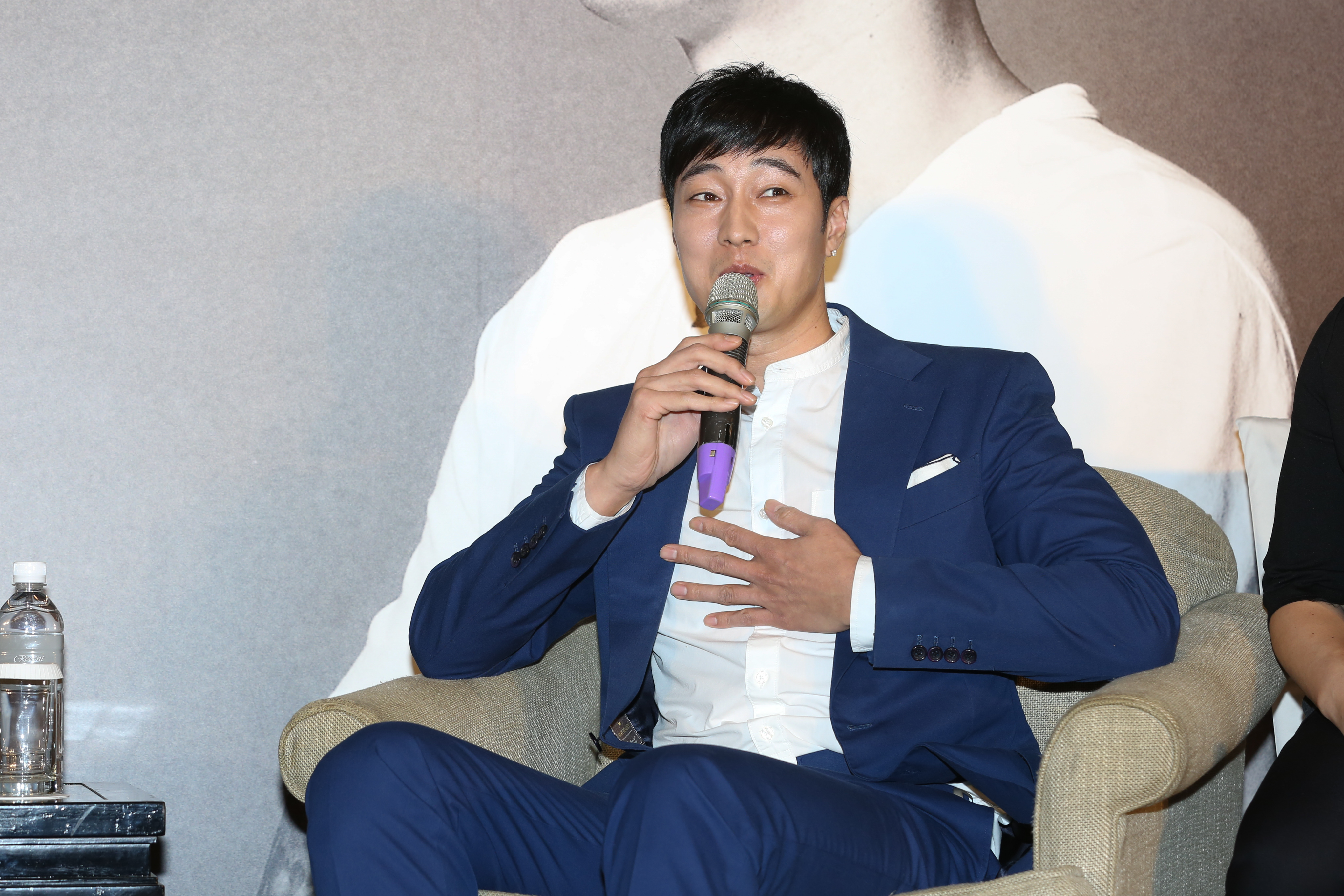 蘇志燮知道粉絲們自稱「蘇太太」，笑說老公只有他一個，怎麼辦才好呢？