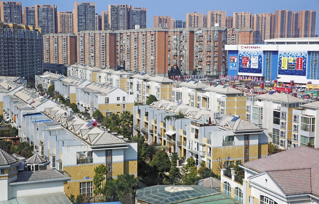 中國已有超過30個城市公布強勢打房政策，習近平為了政權維穩必須打房，但是萬一泡沫破滅，恐怕會爆發難以收拾的災難。