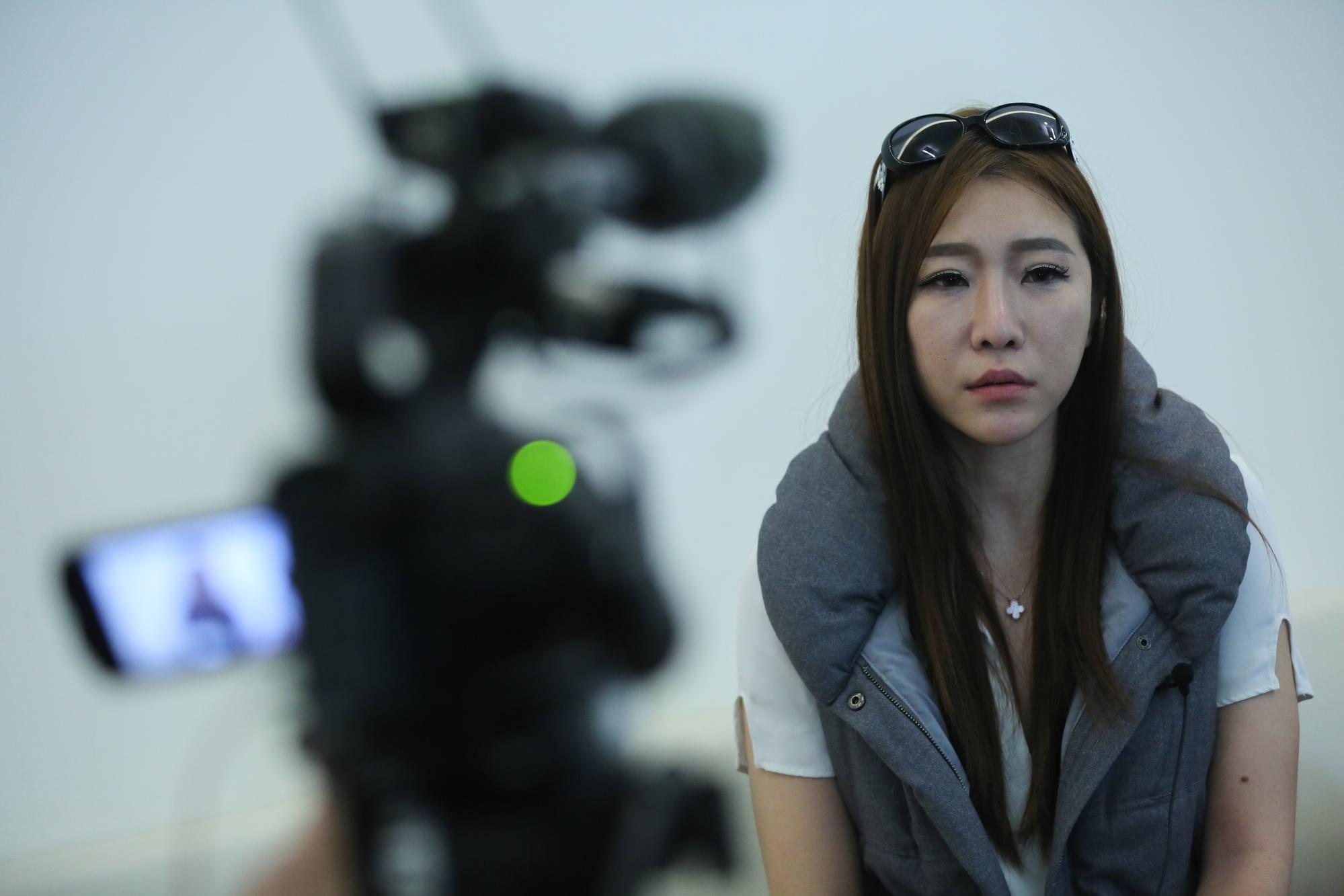 李宗瑞女友賴慕禎接受本刊專訪,淚訴李宗瑞迷姦閨密外,也證實黑白兩道當年曾勒索李家。