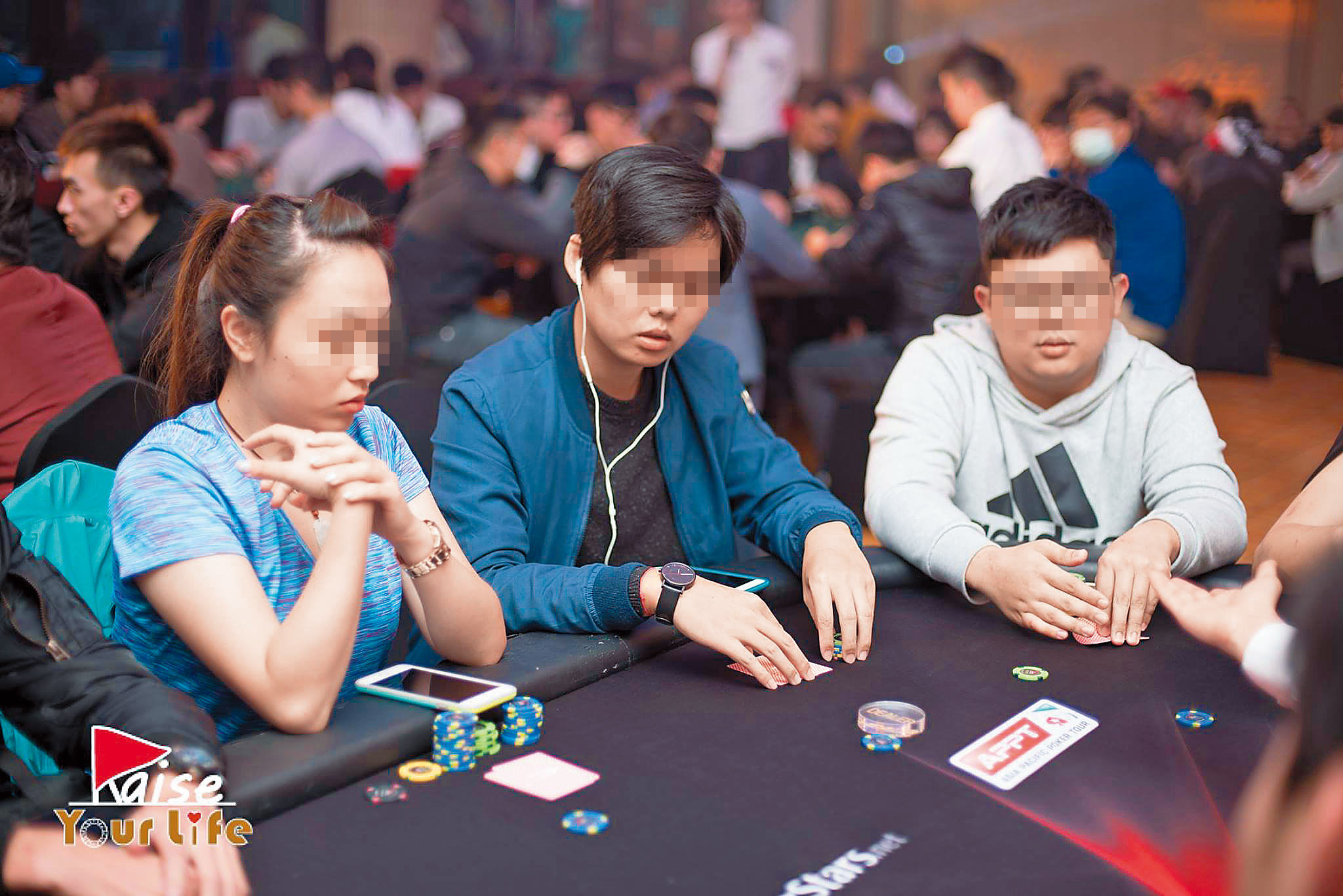 Raise以德州撲克為賣點,也經常舉辦實體比賽,是店家增加人氣的招數。(翻攝Raise臉書)