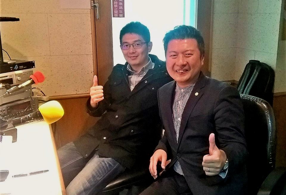 還不滿30歲的太陽花學運幹部、青年部前主任黃守達（左）和與今年8月就要滿36歲的民進黨發言人張志豪（右）。