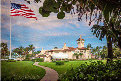 被稱作「冬季白宮」「南方白宮」的海湖莊園，不但是國家指定歷史古蹟，一度要被捐給美國總統，後來輾轉轉手到地產大亨手上，誰知道那個大亨後來真的成了美國總統！(圖截自海湖莊園官網）