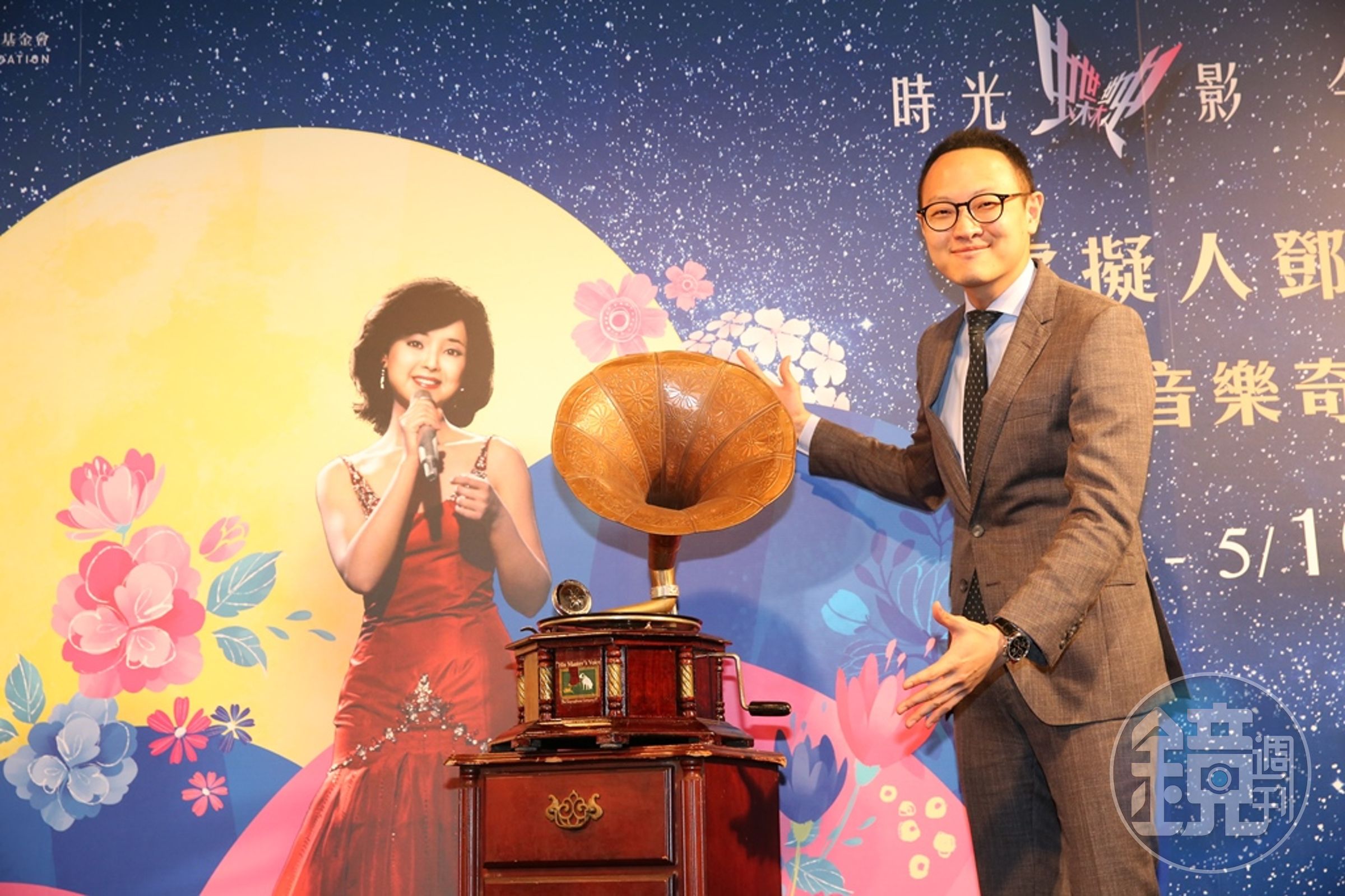 數字王國執行董事及行政總裁謝安認為，鄧麗君奇幻秀不只是表演，而是有很強的人性。