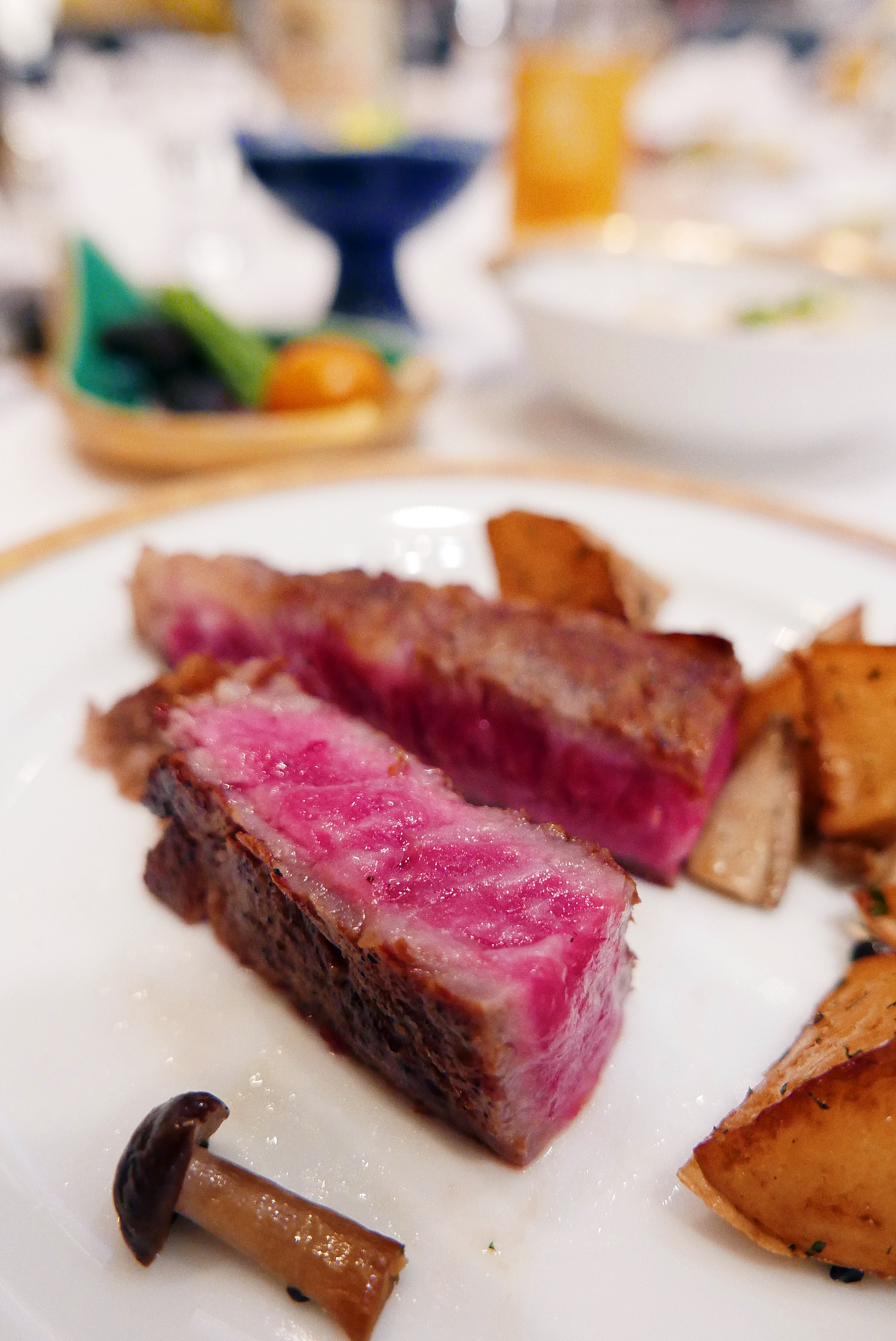 佐賀新大谷飯店的佐賀牛料理，猶如大理石般的油花，引人垂涎。（圖中約50,000日圓，約NT$13,533）
