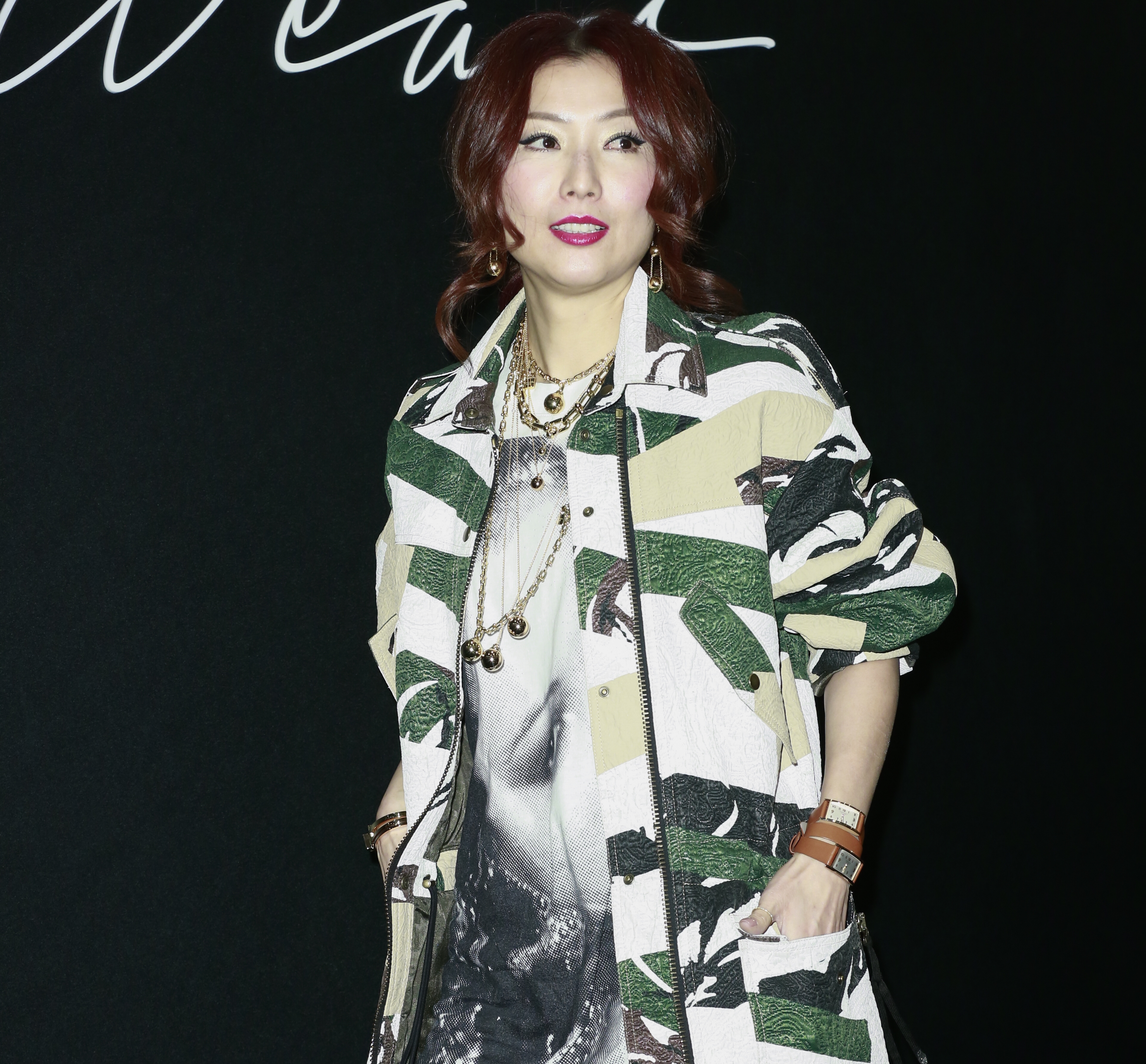 鄭秀文穿著KENZO服裝出席Tiffany & Co.的HardWear系列時尚派對活動。