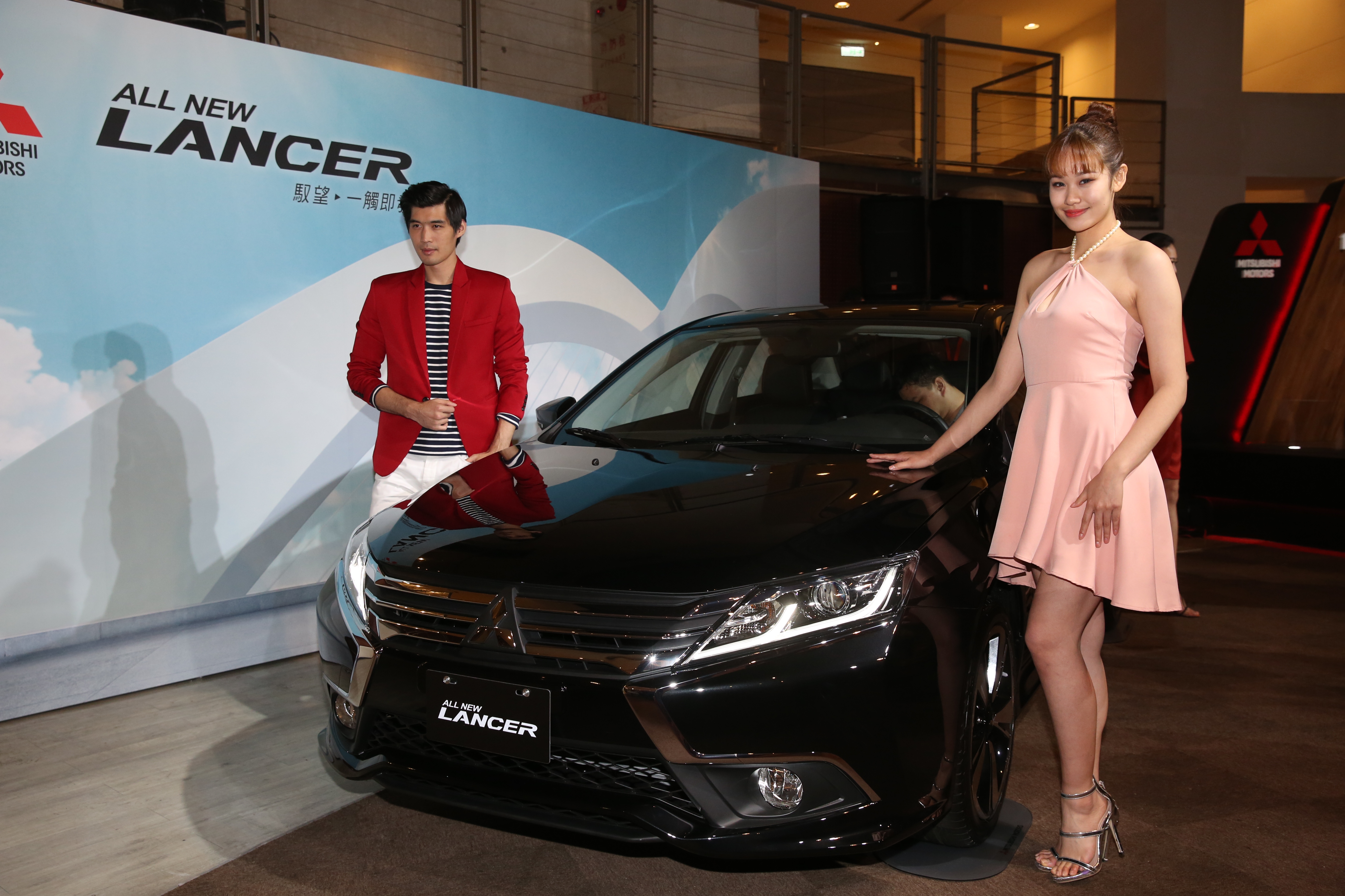 新上市的Grand Lancer全車系，由中華車設計團隊主導操刀，新車降價2萬元，力爭國產車二哥寶座。