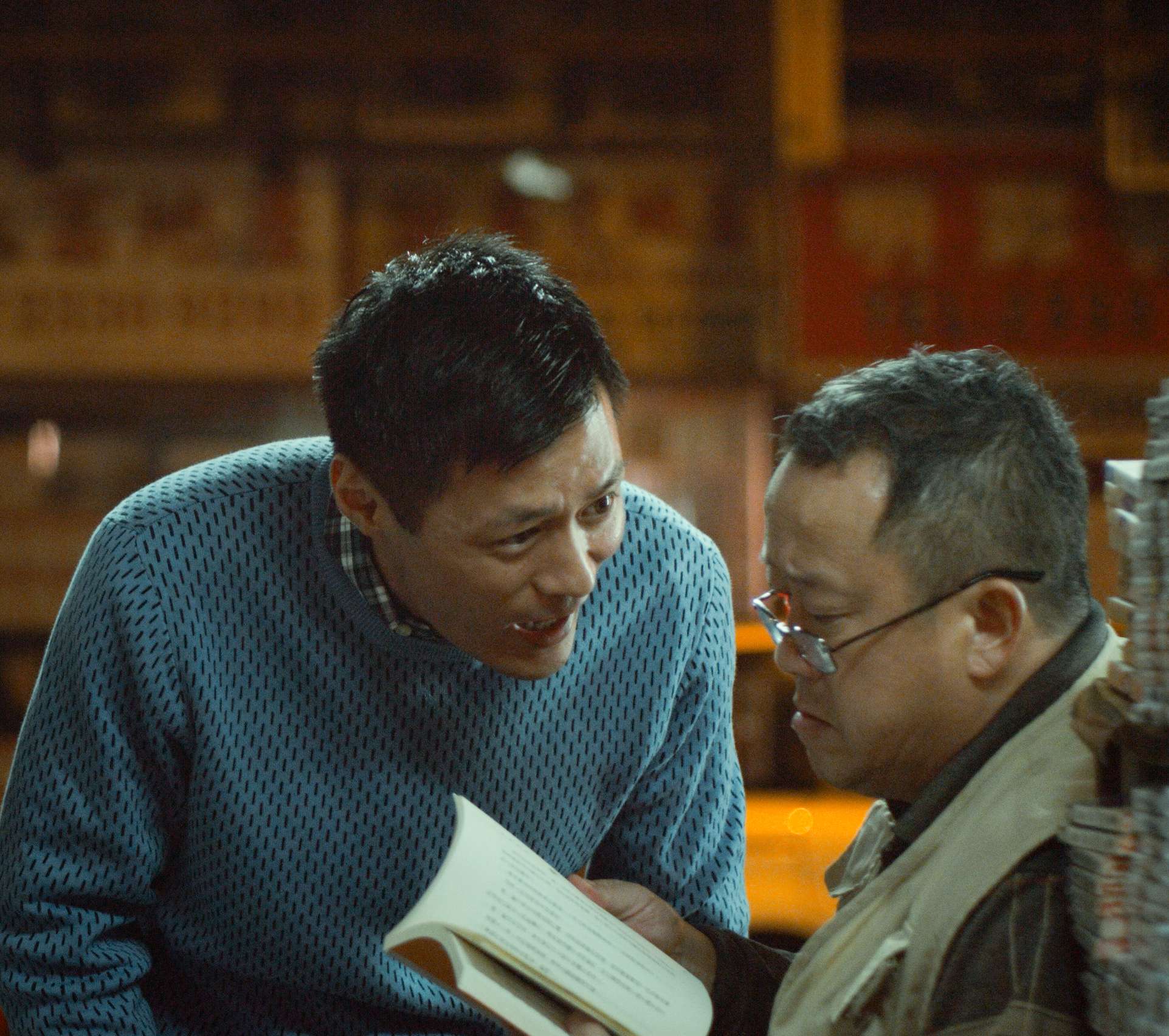 阿東面對當年拋妻棄子的父親，許多不愉快的回憶又湧上心頭。