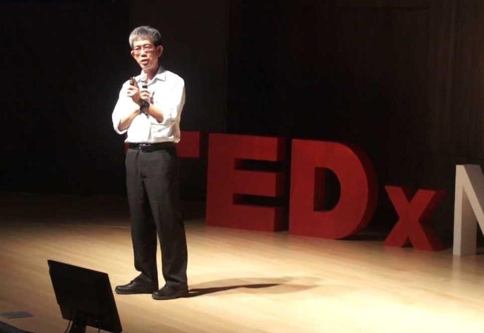 中央研究院祕書長施明哲遭爆料，指彭姓妻子一直在施的實驗室出任助理，涉違反臨時人員進用辦法。（翻攝自YouTube）