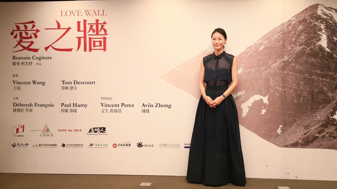 已經為戲苦練法文的鍾瑶,五月還將去法國拍攝。