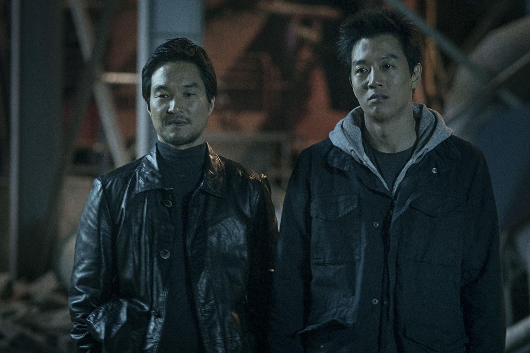 金來沅(右)、韓石圭主演的《叛獄無間》,4月7日在台灣上映。