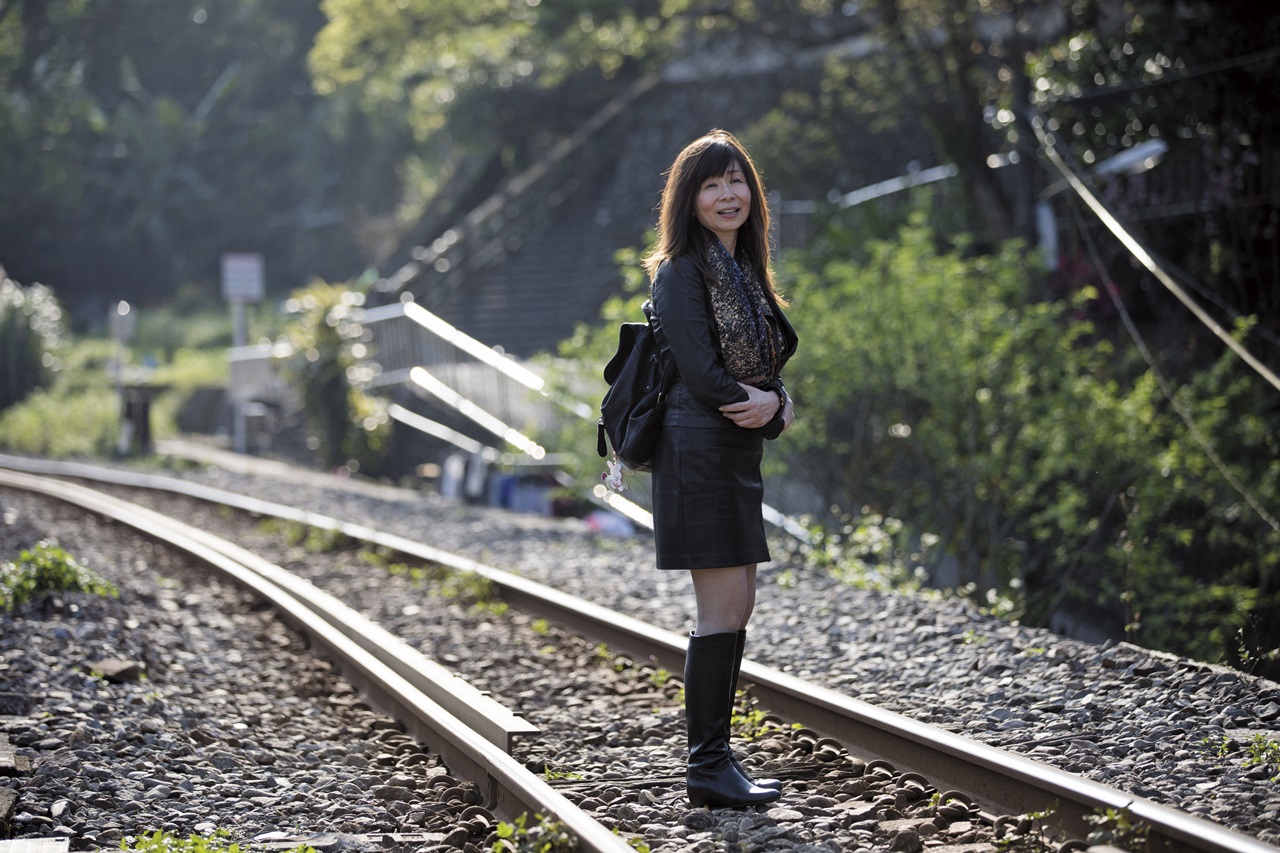 平路身形高挑瘦削，在現代社會十分吃香，幼時卻總被母親指骨架大、苦命相。