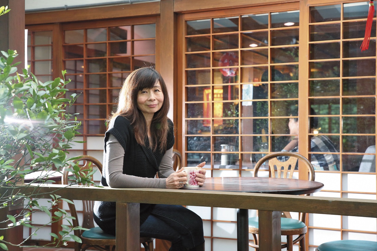 平路的小說偏好改編自真實歷史人物或事件，但她總顛覆傳統，經常以挑戰父權社會的銳利觀點來詮釋。