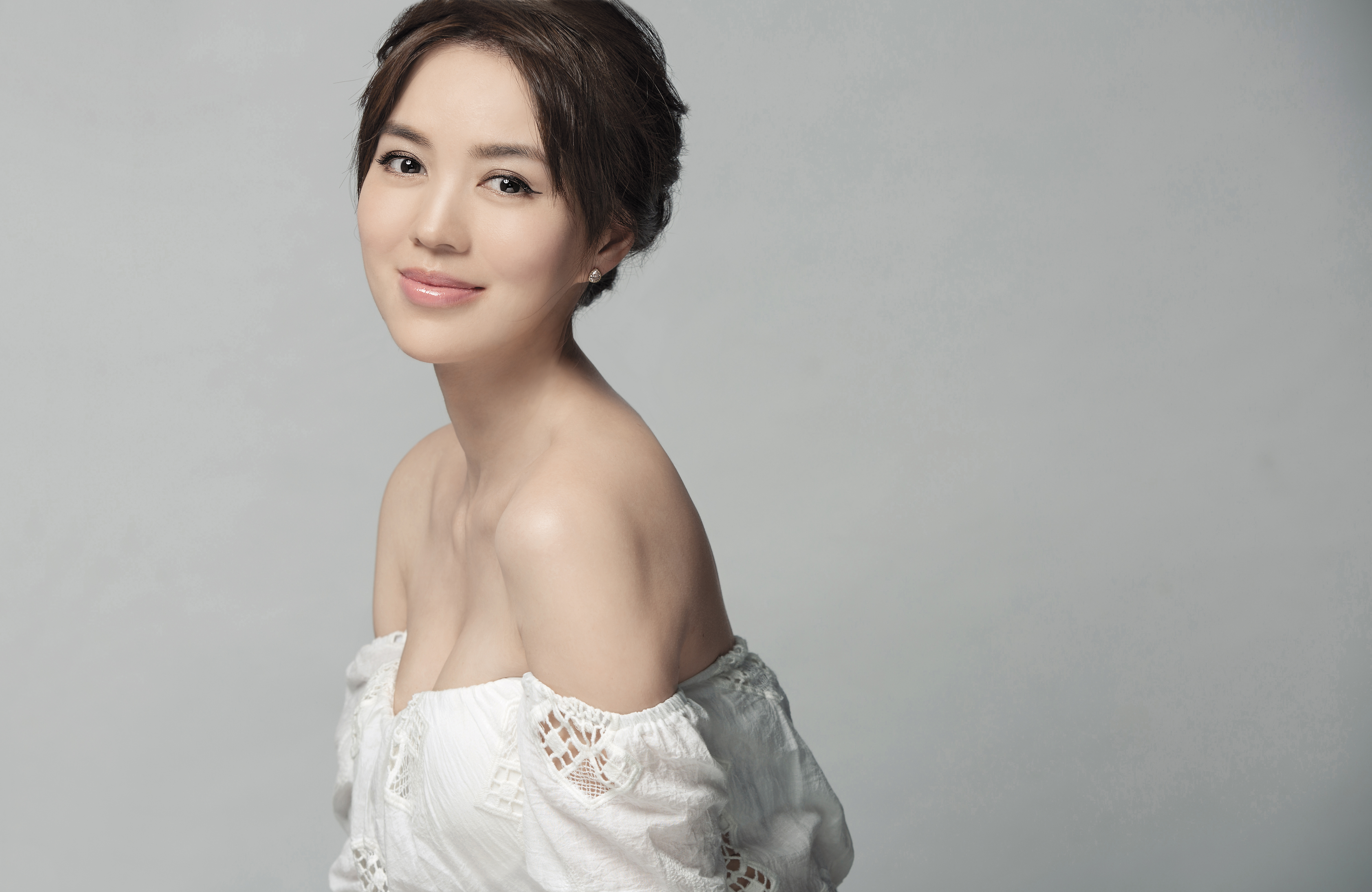 名媛圈中從來不乏美麗女生， 但林牧潔絕對是讓人一眼難忘的清麗翹楚。