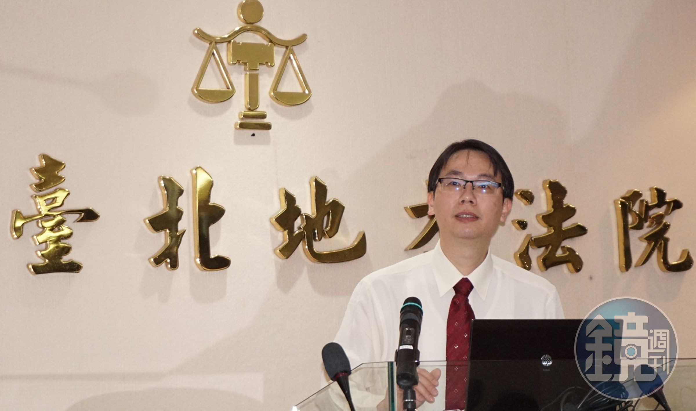台北地院發言人廖建瑜指出，合議庭認為，占領行政院並非解決服貿爭議的最後手段。