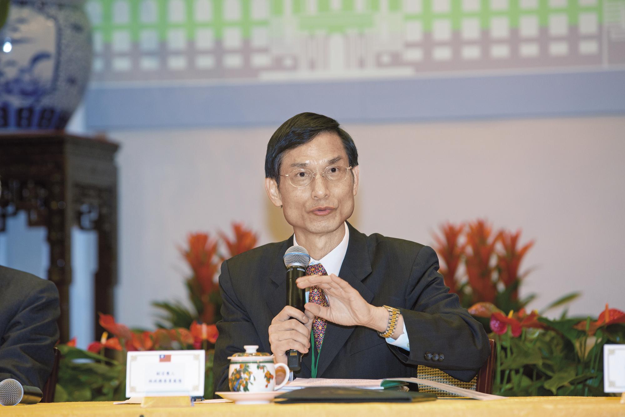 政務委員林萬億上任後，仍有科技部補助的研究計畫「災難救援、安置與重建」（2016.8～2017.7）在執行中。