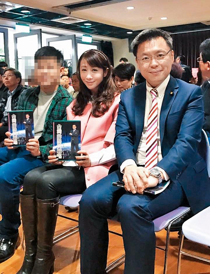 戴錫欽離婚後,許淑華(左)意外地沒和他修成正果。右為立委趙天麟。(翻攝自許淑華臉書)