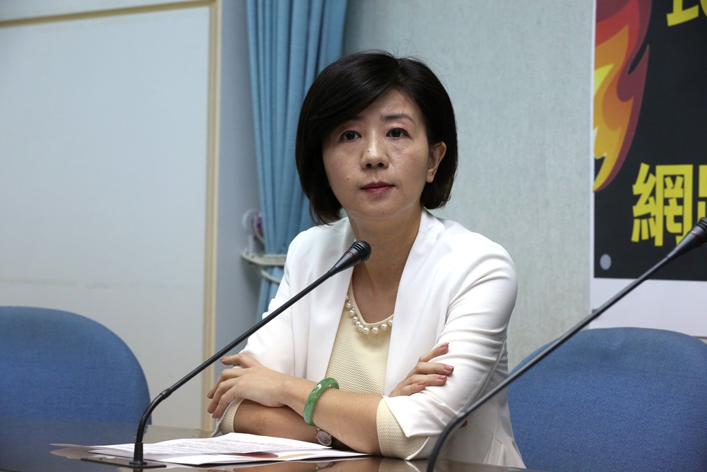 國民黨立委王育敏提案修《動保法》，讓全國一體適用，是動物保護的一大進展。