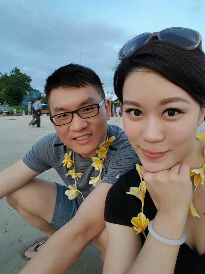 童仲彥新歡大眼妹的臉書上,PO出許多她與童仲彥的親密合照。翻攝臉書